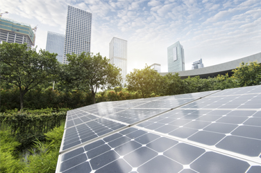 Faut-il investir en Bourse dans des fonds ou des actions de sociétés actives dans l’énergie solaire ?
